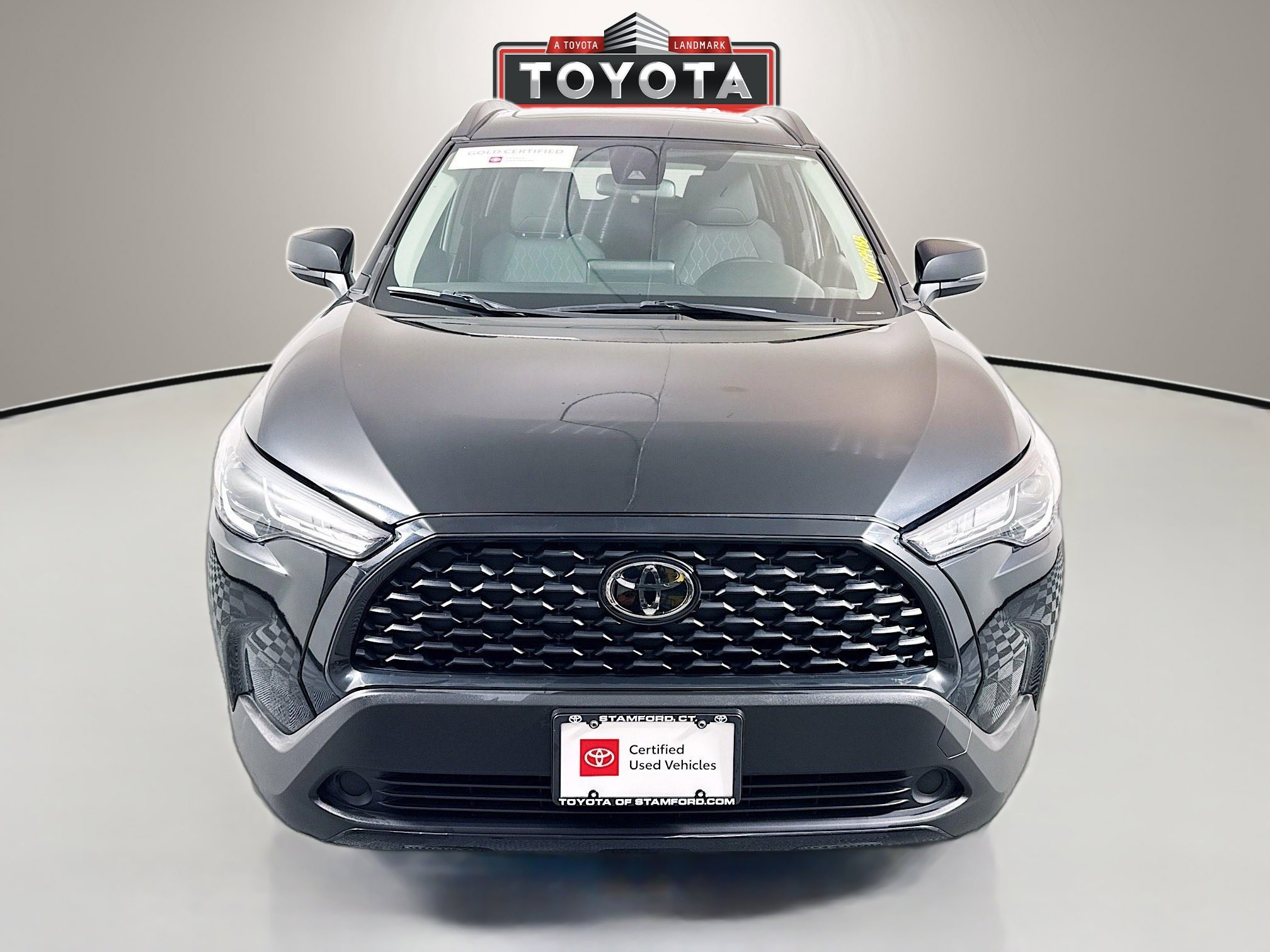 2022 Toyota Corolla Cross LE photo 2