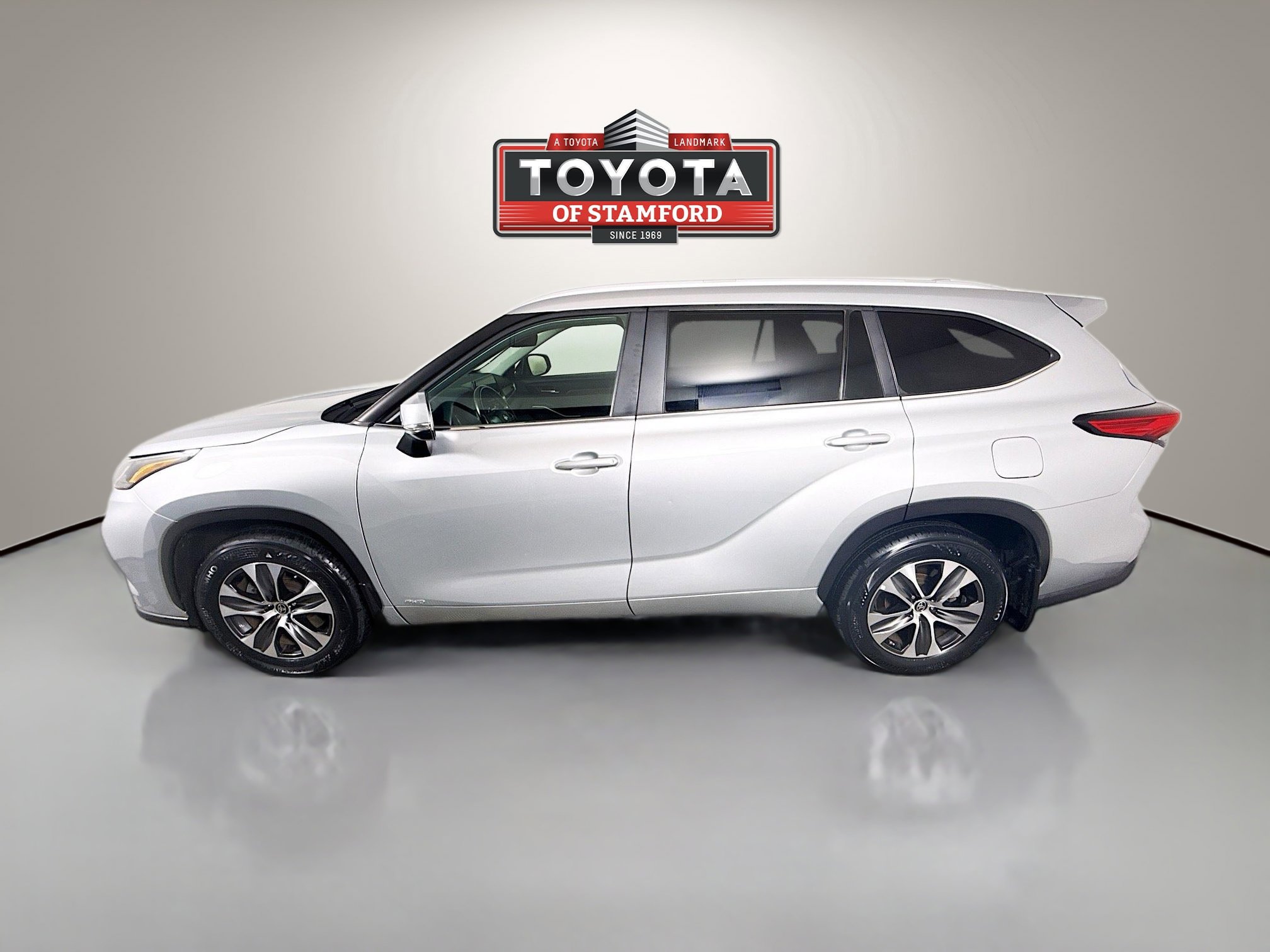 2023 Toyota Highlander Hybrid XLE photo 4