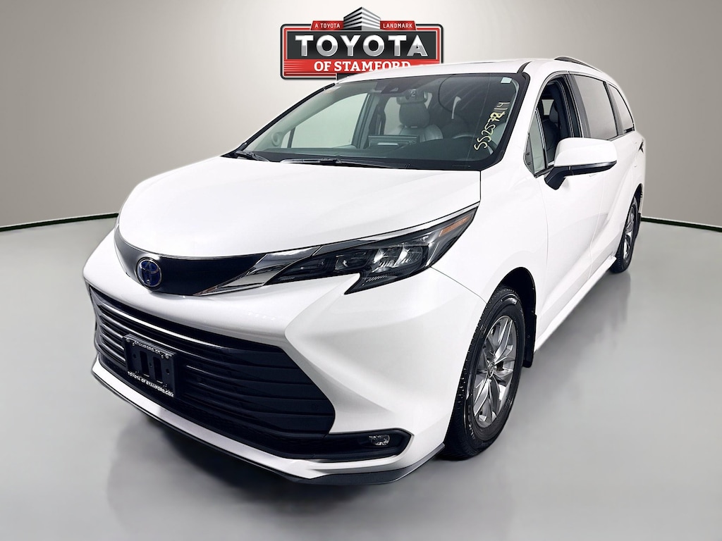 Used 2025 Toyota Sienna XLE Van Passenger Van