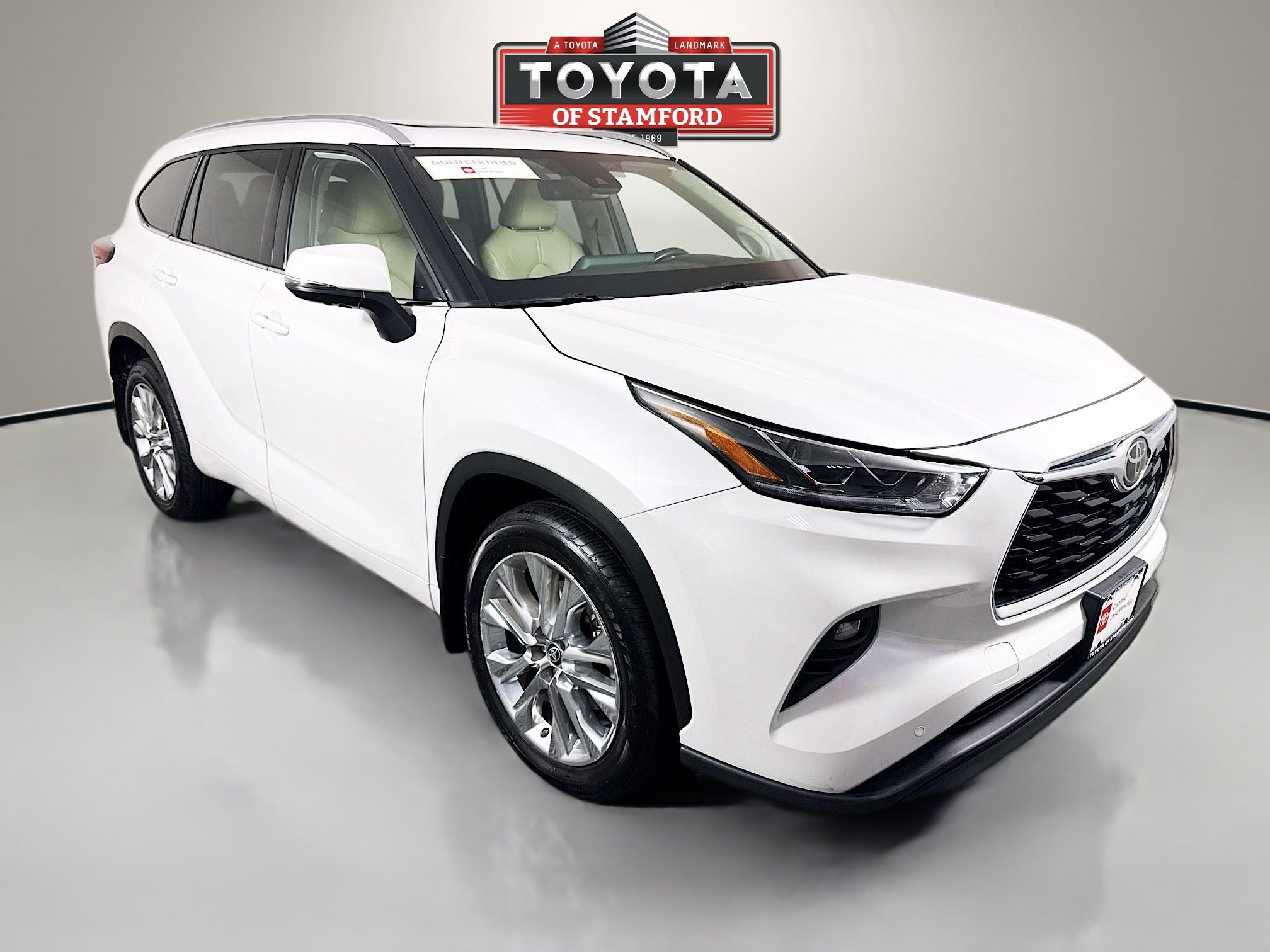 2022 Toyota Highlander Limited's photo