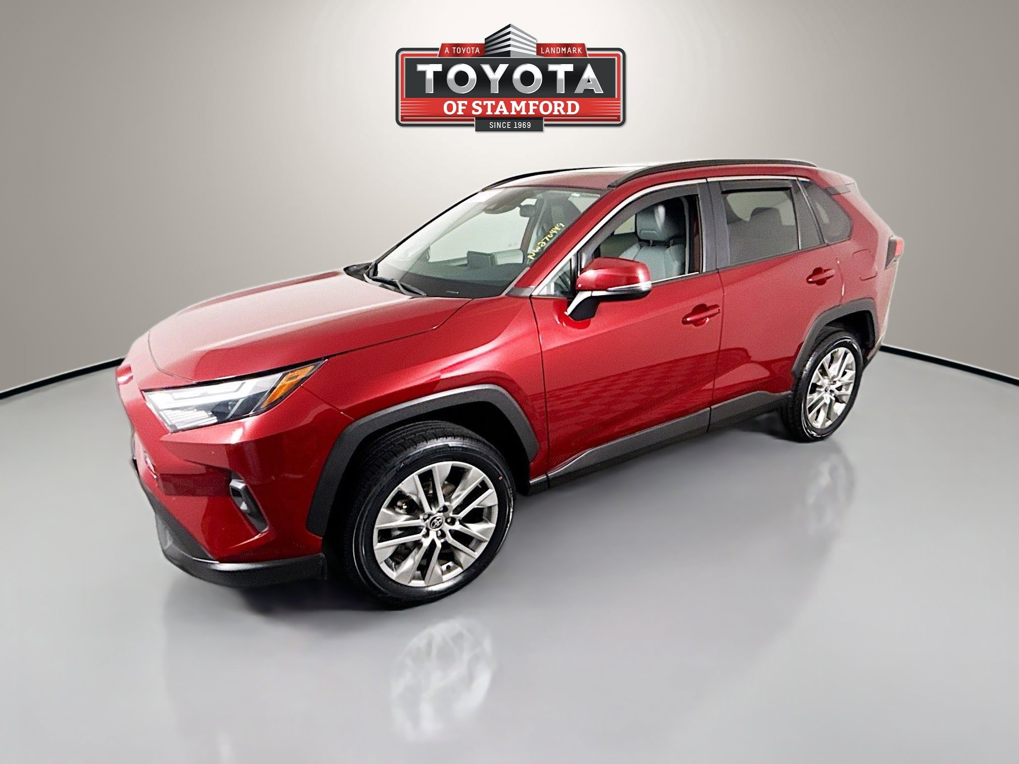 2022 Toyota RAV4 XLE Premium photo 3