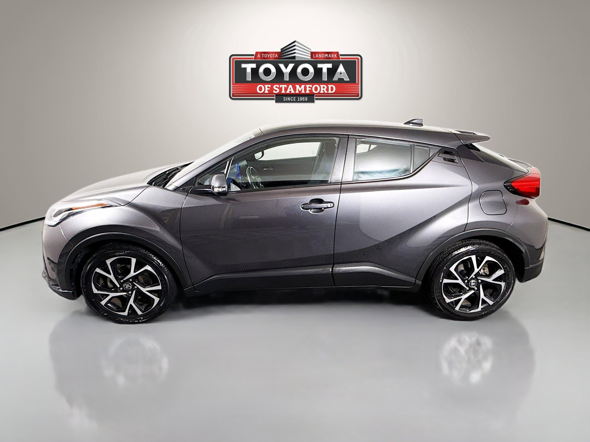 2022 Toyota C-HR photo 3