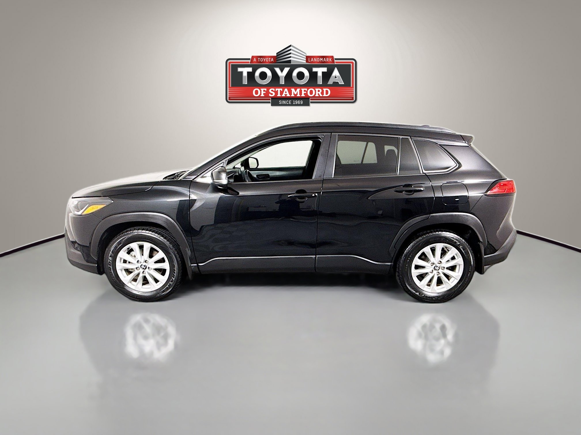 2022 Toyota Corolla Cross LE photo 4