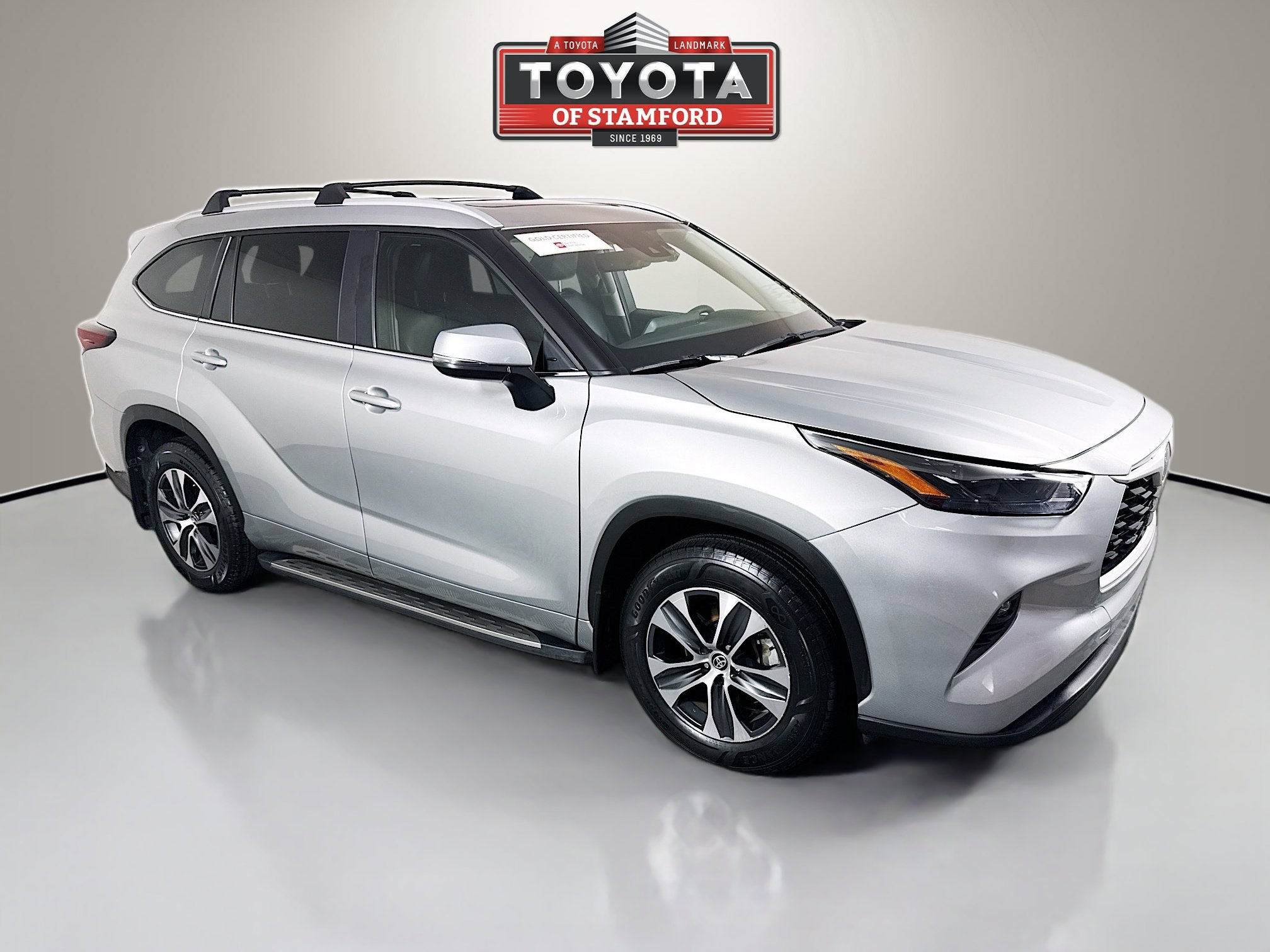 2024 Toyota Highlander XLE's photo