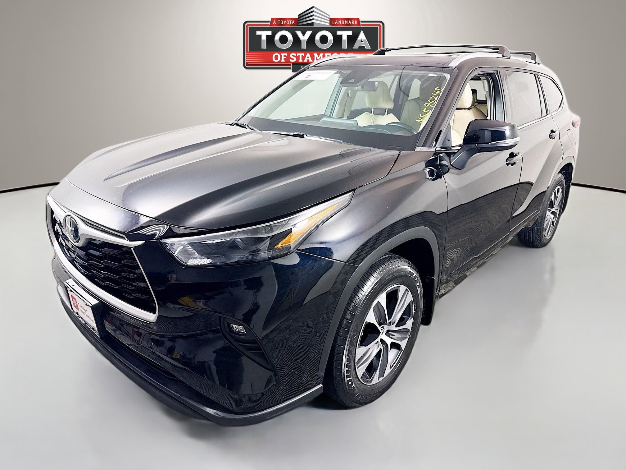 2022 Toyota Highlander XLE photo 3
