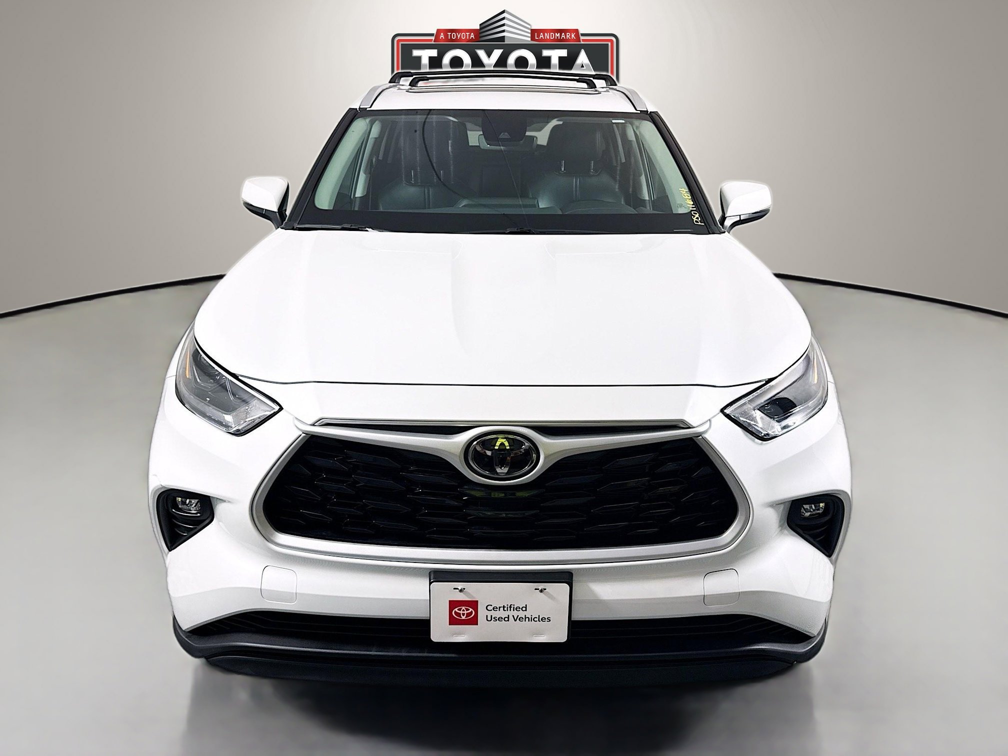 2023 Toyota Highlander XLE photo 2