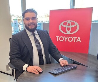 Staff member Matthew Longhitano from e0538e949474