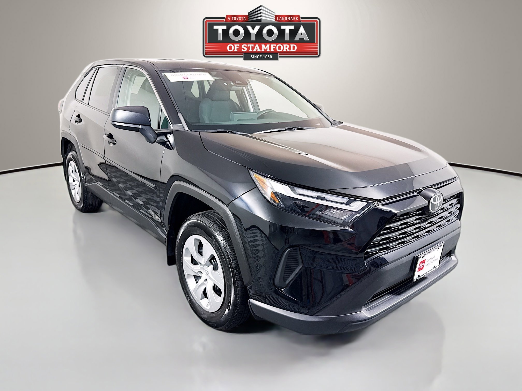 2023 Toyota RAV4 LE's photo