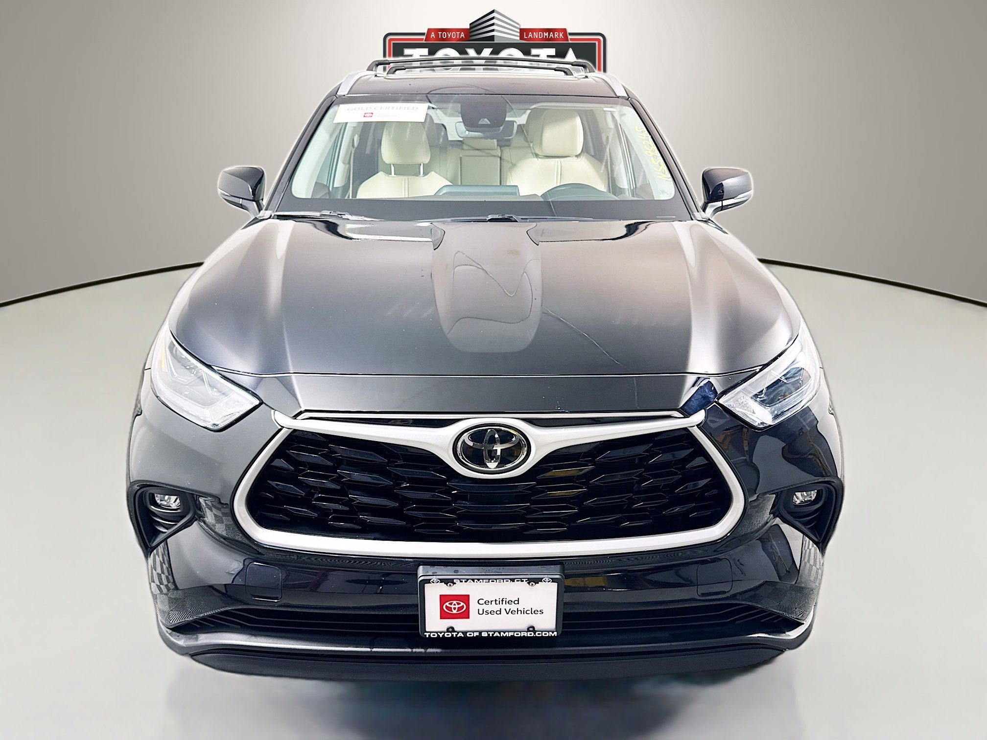 2022 Toyota Highlander XLE photo 2