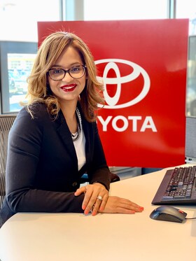 Staff member Eliana Gomez  from ID_2804a6