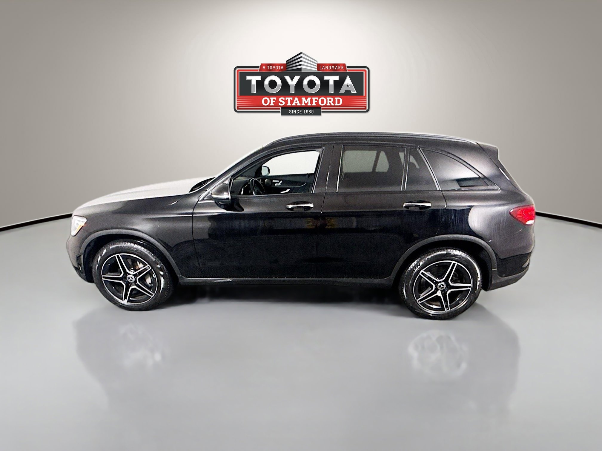 2021 Mercedes Benz GLC 300 photo 3