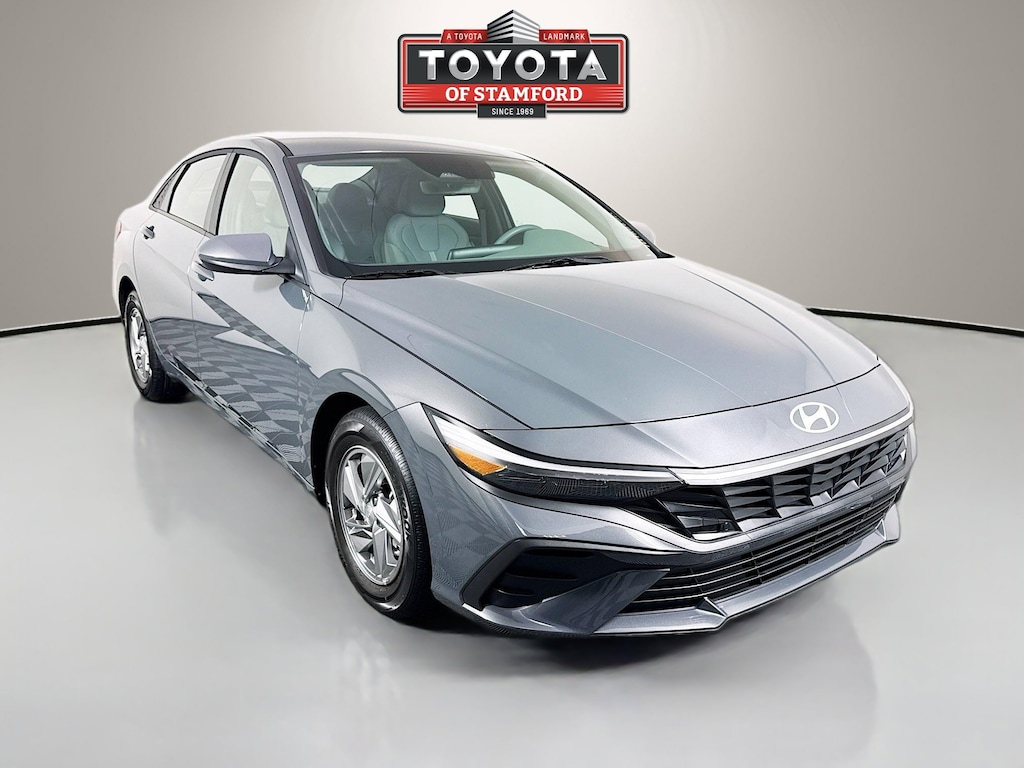 Used 2026 Hyundai Elantra SE Sedan