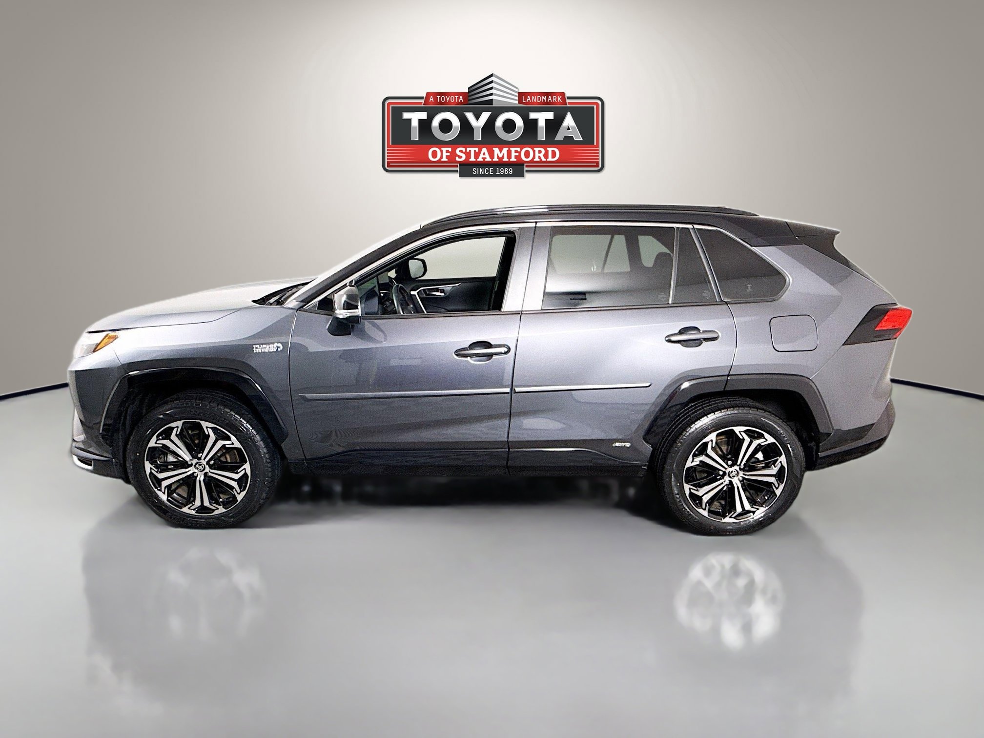 2023 Toyota RAV4 Prime XSE photo 2