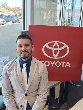 Staff member Andres Lasso from e0538e949474