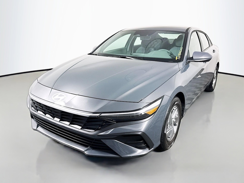 Used 2026 Hyundai Elantra SE Sedan