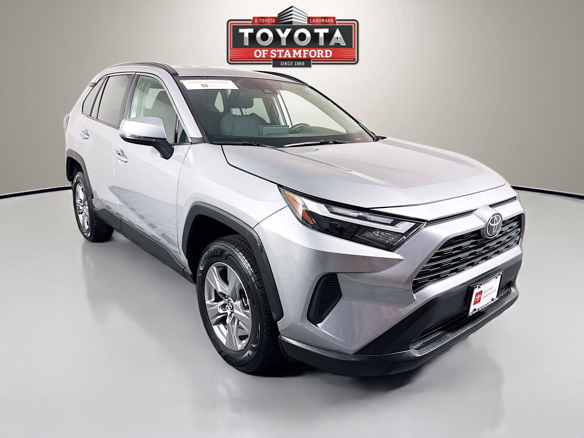 2024 Toyota RAV4 XLE's photo