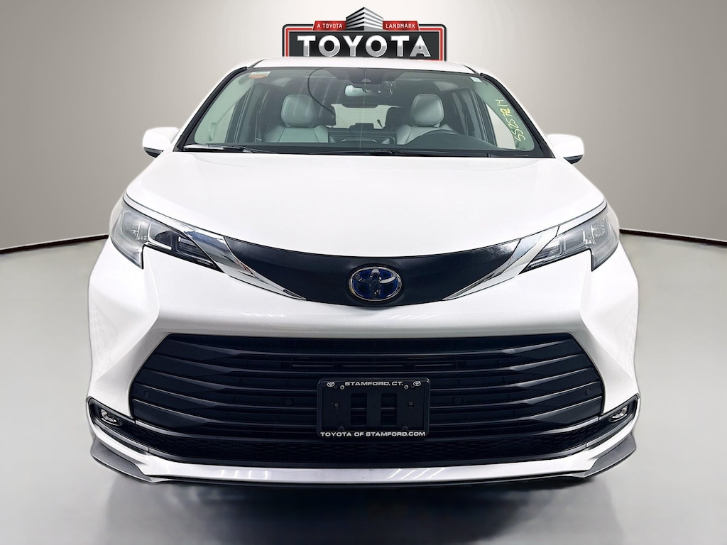Used 2025 Toyota Sienna XLE Van Passenger Van