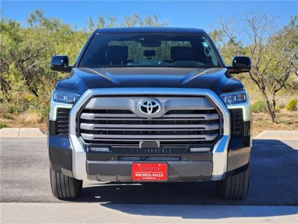 Used 2025 Toyota Tundra Limited (A10) 4x4 CrewMax 5.5 ft. box 145.7 in. WB