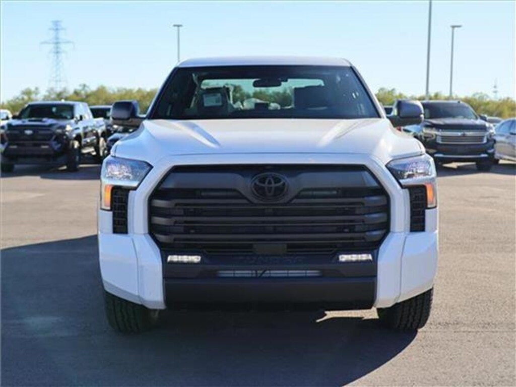 New 2025 Toyota Tundra SR5 (A10) 4x2 CrewMax 5.5 ft. box 145.7 in. WB