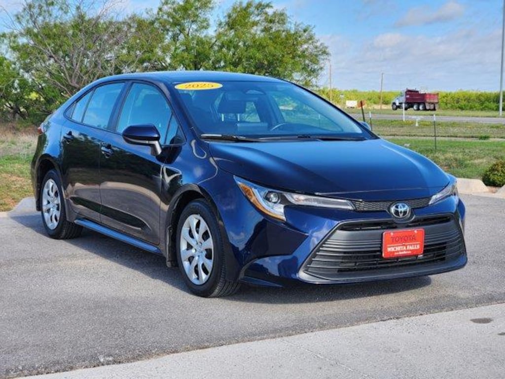 Used 2025 Toyota Corolla LE