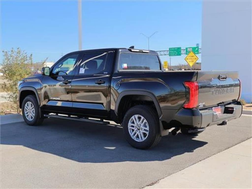 New 2025 Toyota Tundra SR5 (A10) 4x4 CrewMax 5.5 ft. box 145.7 in. WB
