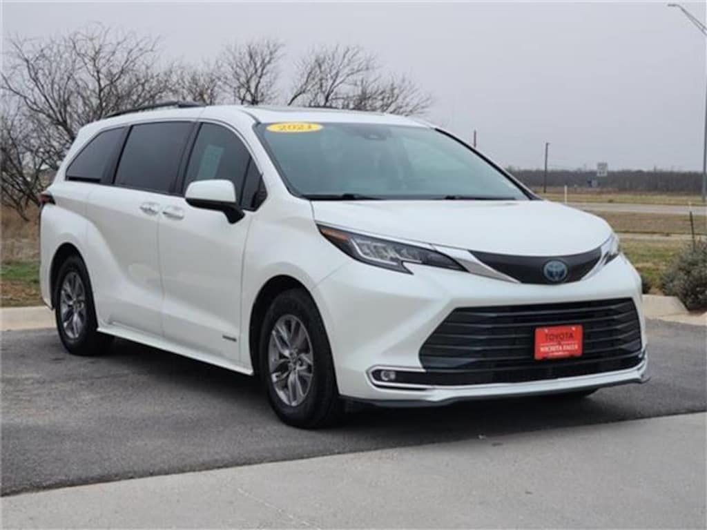 Used 2021 Toyota Sienna XLE 8 Passenger