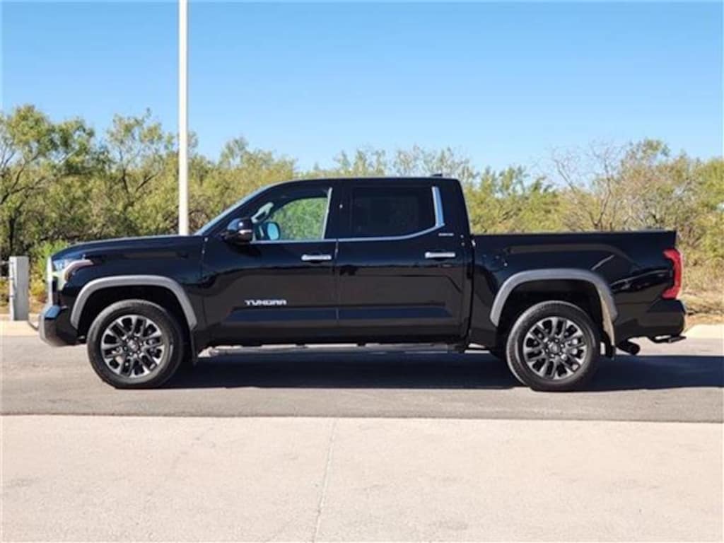 Used 2025 Toyota Tundra Limited (A10) 4x4 CrewMax 5.5 ft. box 145.7 in. WB