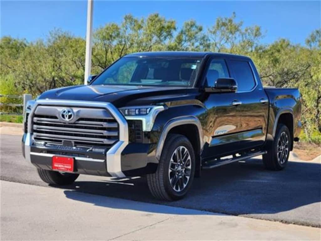Used 2025 Toyota Tundra Limited (A10) 4x4 CrewMax 5.5 ft. box 145.7 in. WB