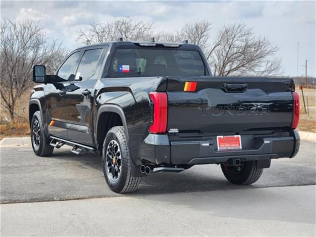 New 2026 Toyota Tundra SR5 4x4 CrewMax 5.5 ft. box 145.7 in. WB