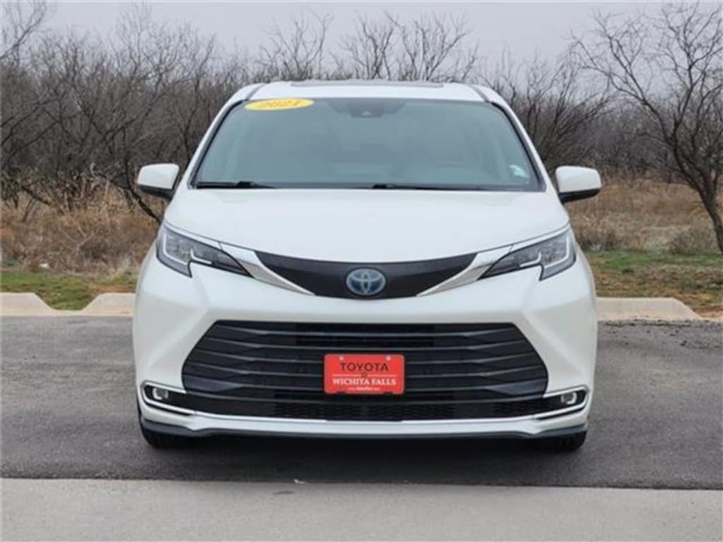 Used 2021 Toyota Sienna XLE 8 Passenger