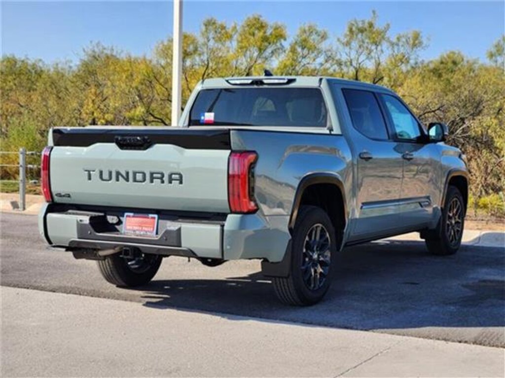 New 2026 Toyota Tundra Platinum 4x4 CrewMax 5.5 ft. box 145.7 in. WB