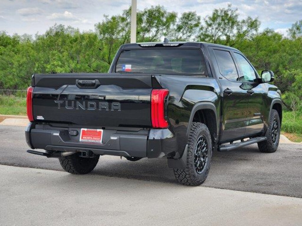 New 2026 Toyota Tundra SR5 4x2 CrewMax 5.5 ft. box 145.7 in. WB