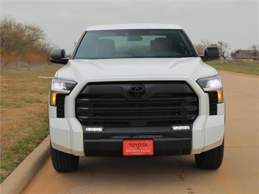 New 2025 Toyota Tundra SR5 (A10) 4x2 CrewMax 5.5 ft. box 145.7 in. WB