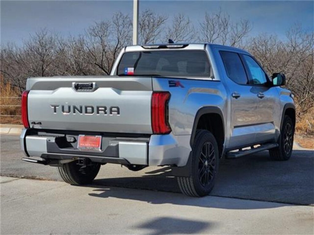 New 2026 Toyota Tundra SR5 4x4 CrewMax 5.5 ft. box 145.7 in. WB