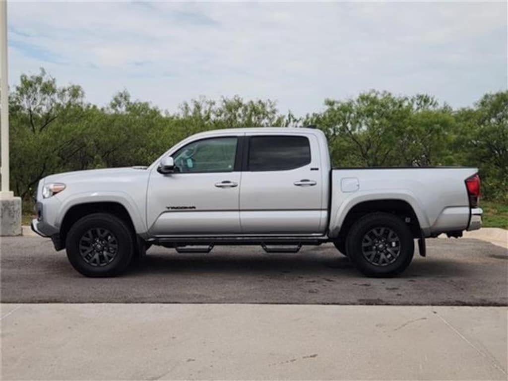 Used 2023 Toyota Tacoma SR5 V6 4x2 Double Cab 5 ft. box 127.4 in. WB