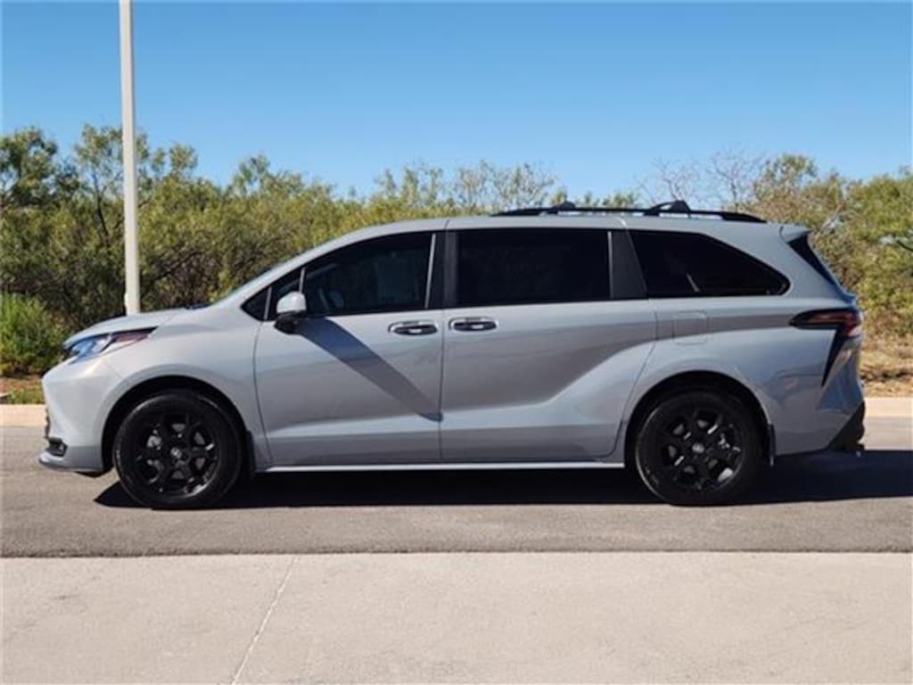 Used 2025 Toyota Sienna Woodland Edition