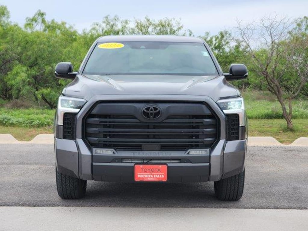 Used 2025 Toyota Tundra SR5 (A10) 4x4 CrewMax 5.5 ft. box 145.7 in. WB