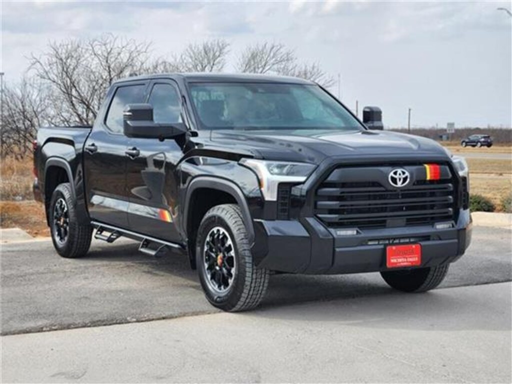 New 2026 Toyota Tundra SR5 4x4 CrewMax 5.5 ft. box 145.7 in. WB