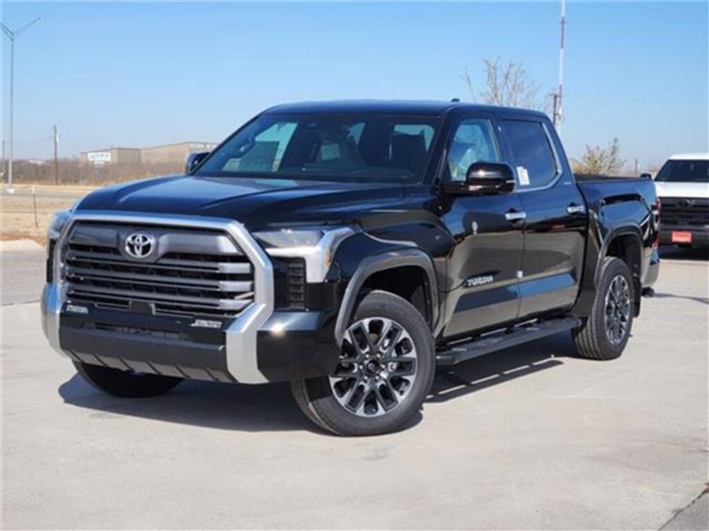 New 2026 Toyota Tundra Limited 4x4 CrewMax 5.5 ft. box 145.7 in. WB