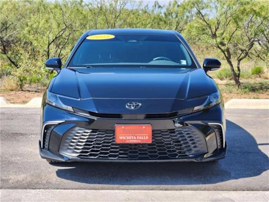 Used 2025 Toyota Camry SE