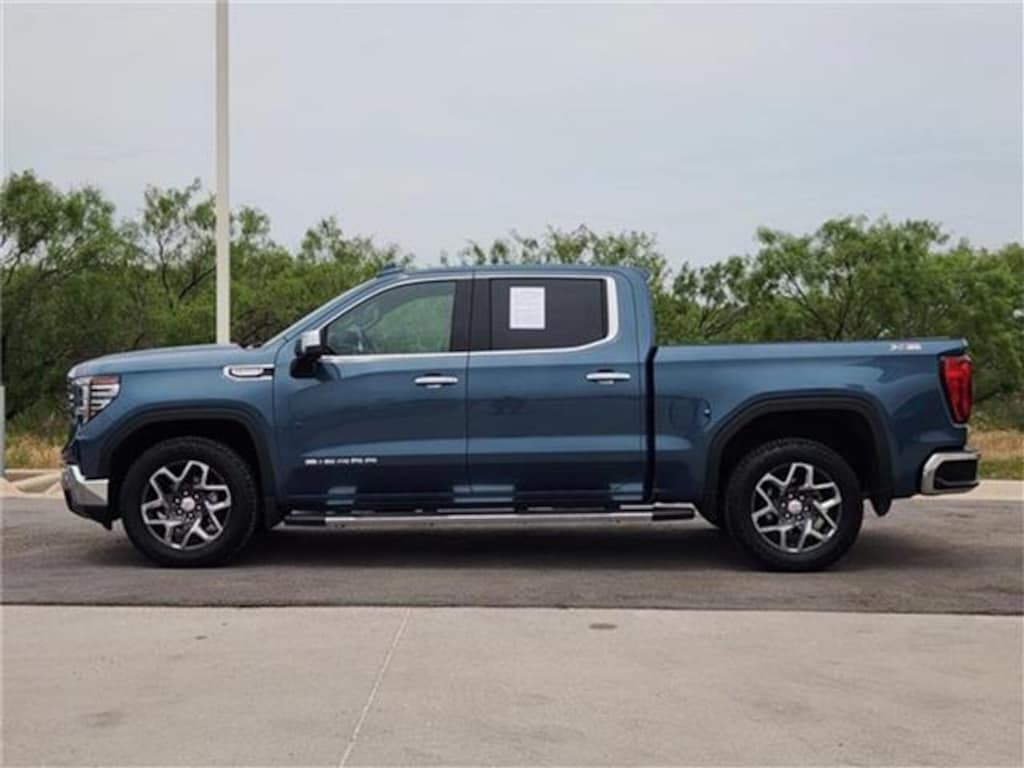Used 2024 GMC Sierra 1500 SLT 4x4 Crew Cab 5.75 ft. box 147.4 in. WB