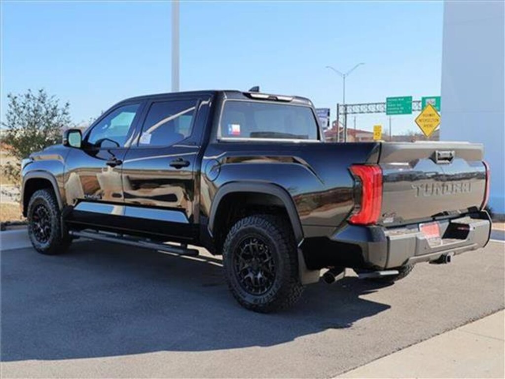New 2025 Toyota Tundra SR5 (A10) 4x4 CrewMax 5.5 ft. box 145.7 in. WB