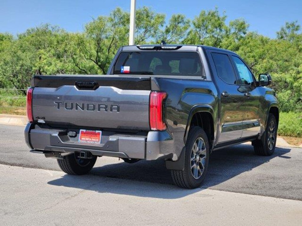 New 2026 Toyota Tundra Platinum 4x4 CrewMax 5.5 ft. box 145.7 in. WB