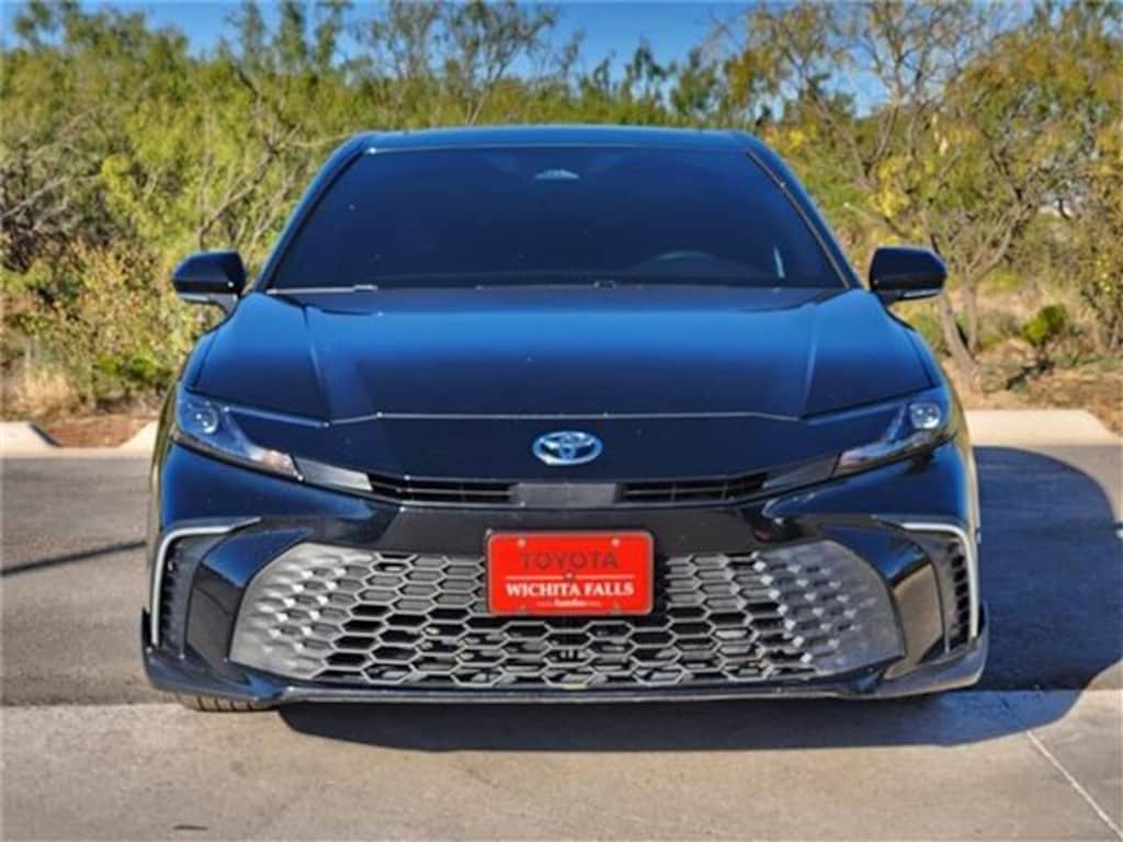 Used 2025 Toyota Camry SE