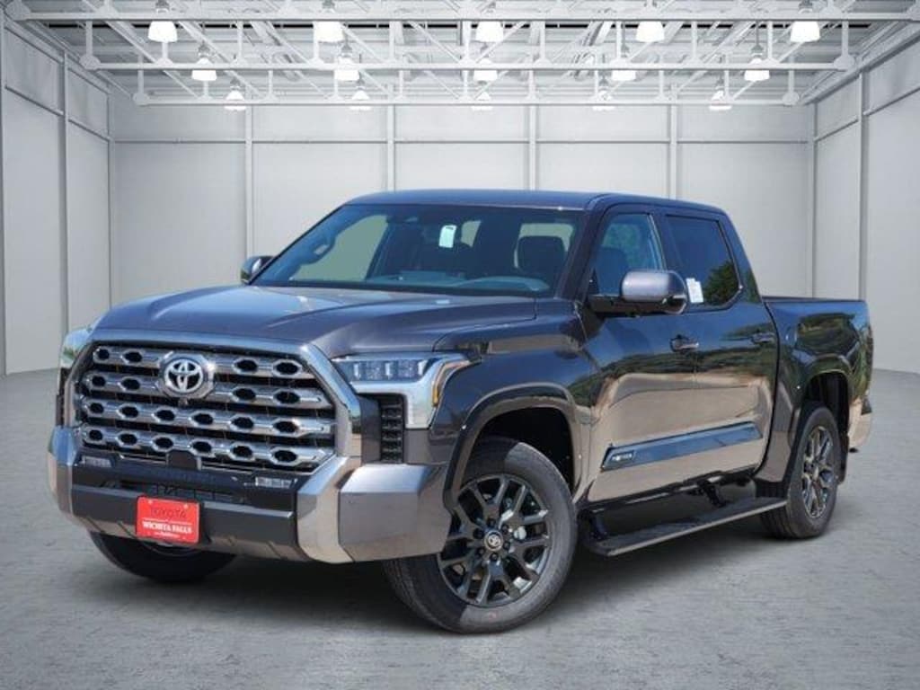 New 2026 Toyota Tundra Platinum 4x4 CrewMax 5.5 ft. box 145.7 in. WB
