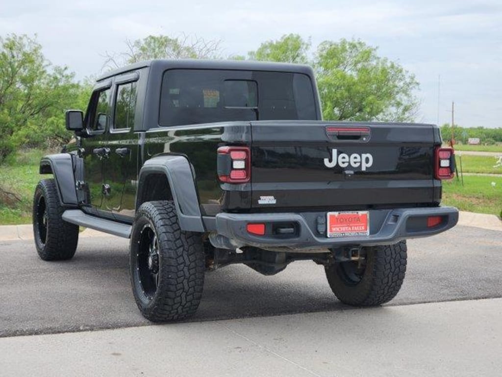 Used 2020 Jeep Gladiator Overland 4x4 Crew Cab 5 ft. box