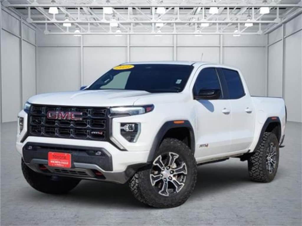 Used 2023 GMC Canyon AT4 4x4 Crew Cab 5 ft. box 131 in. WB