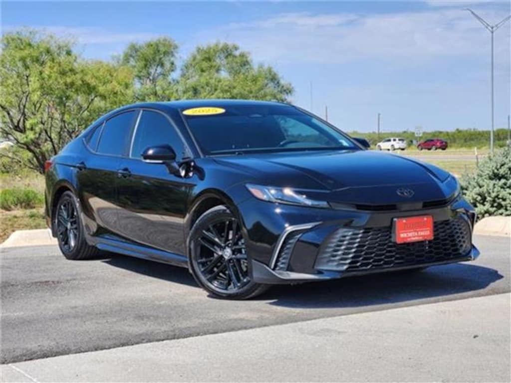 Used 2025 Toyota Camry SE
