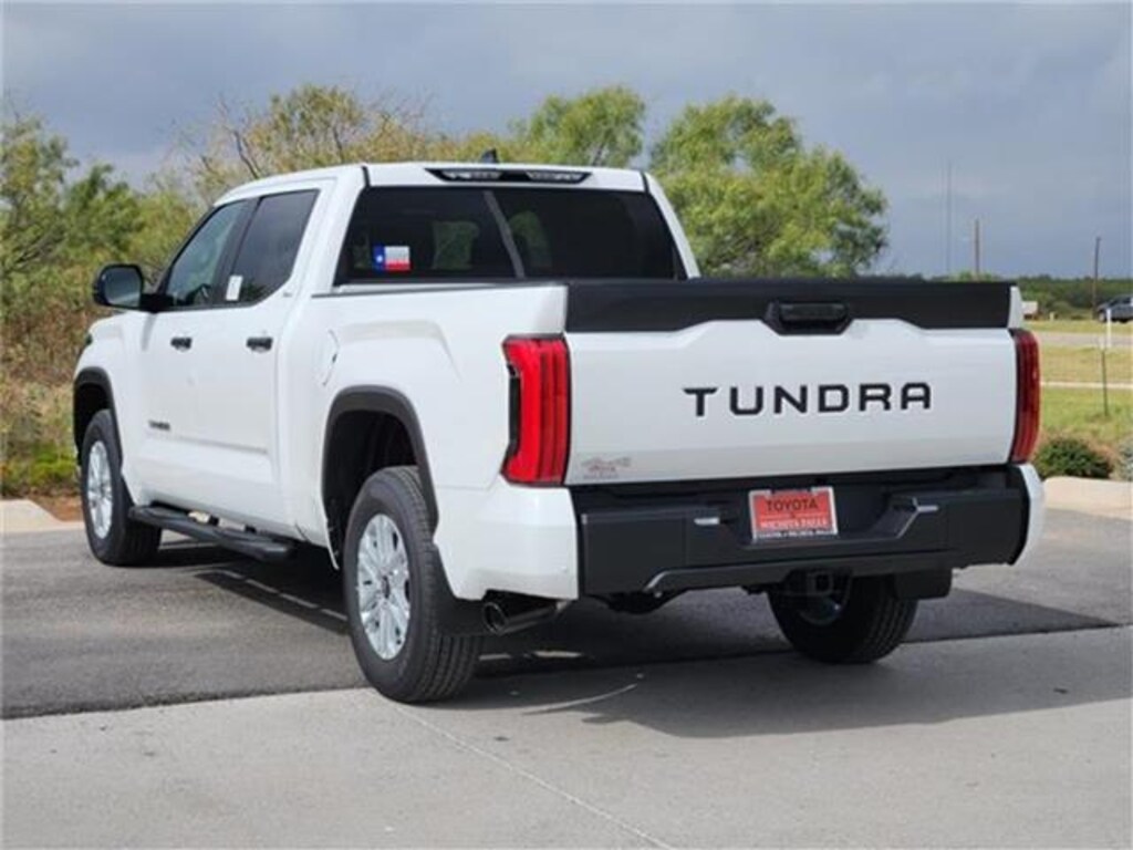 New 2026 Toyota Tundra SR5 4x4 CrewMax 6.5 ft. box 157.7 in. WB