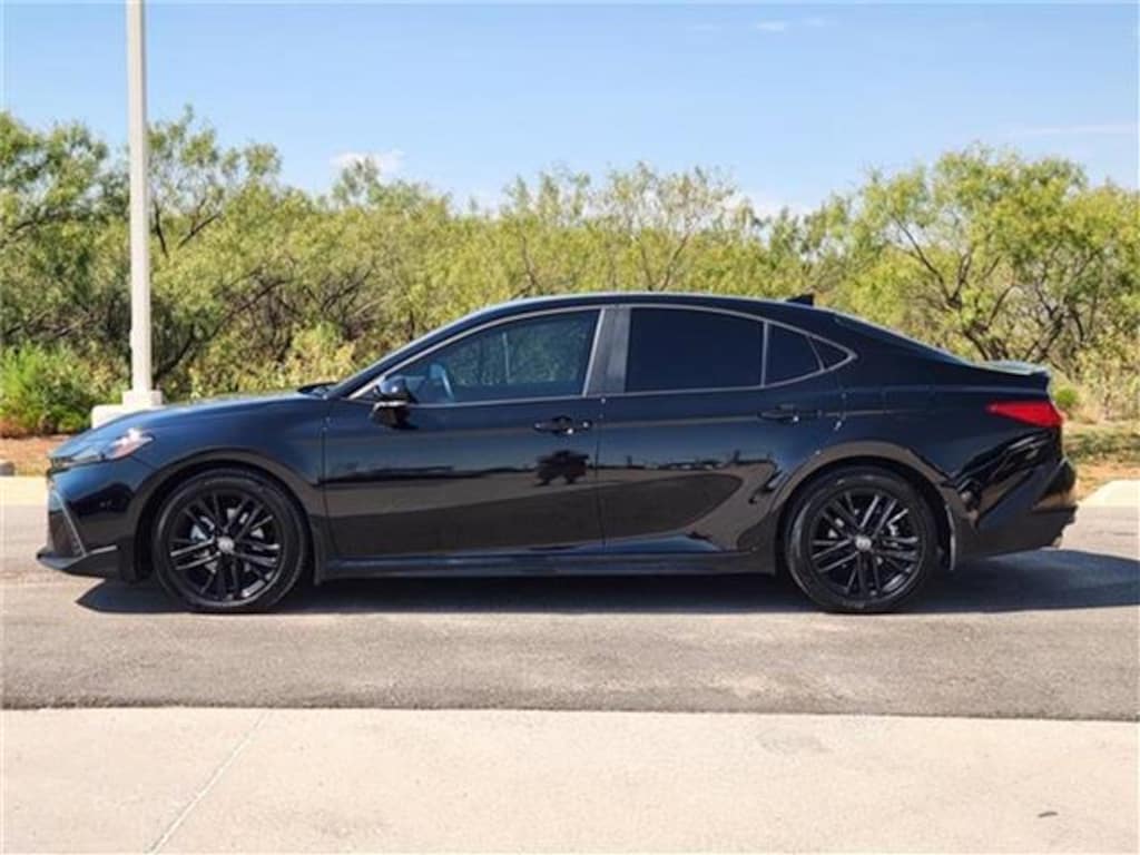 Used 2025 Toyota Camry SE